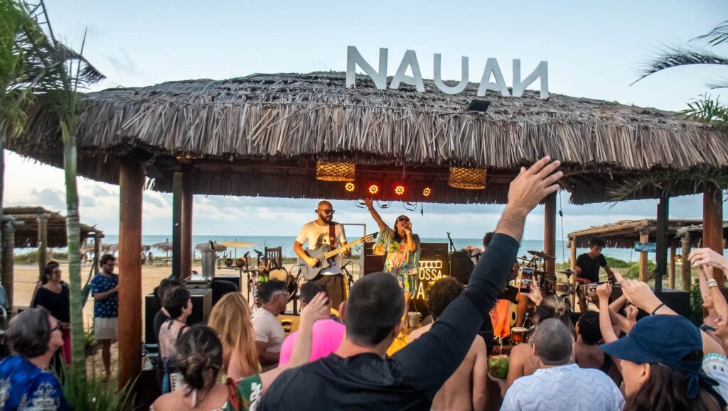 Vivencie o Fest Bossa & Jazz 2024 na Praia da Pipa e relaxe no luxuoso Hotel Kilombo Villas em Sibaúma. Música, cultura e conforto de 15 a 18 de agosto.
